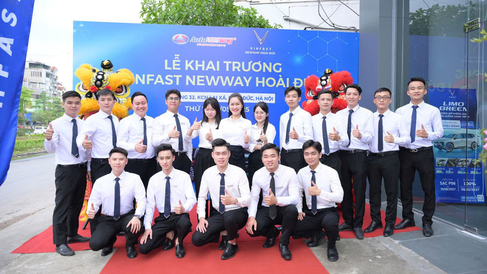 khai truong vinfast newway hoai duc - check in