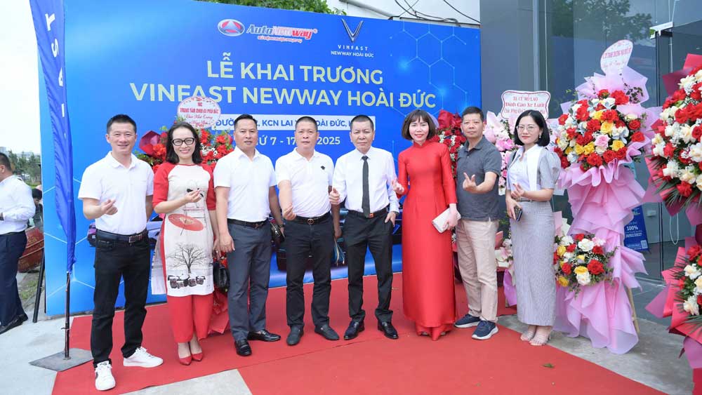 doi tac mung khai truong vinfast hoai duc